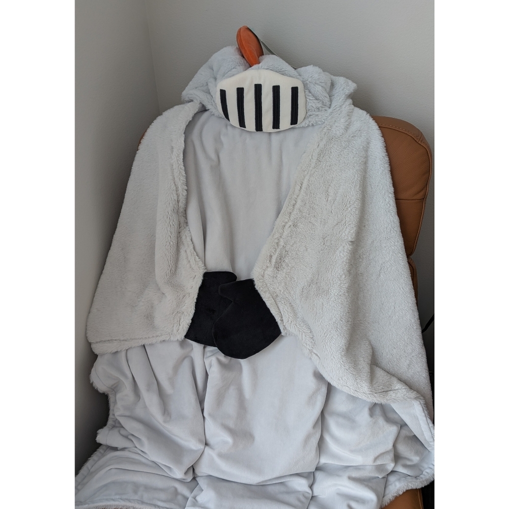 Pillowfort Knight Hooded Blanket NWT One Size - Picture 2 of 3